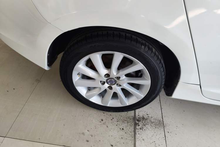 Used Volvo V60 2015 T5 Zhiyi Edition
