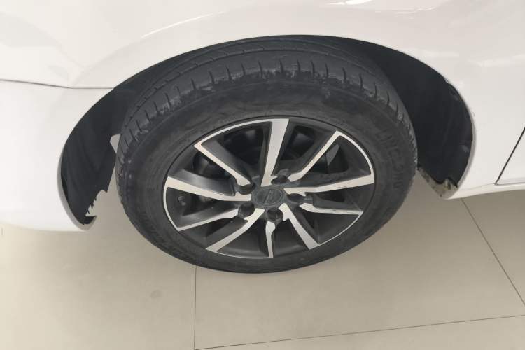 Used Geely Auto Emgrand 2019 Leading Edition 1.5L Manual Upgraded Connectivity Model China VI Standard Left Front Wheel Hub