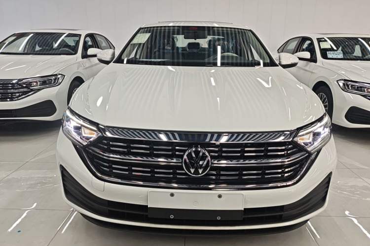 Used Volkswagen Sagitar 2025 Facelift 200TSI DSG Flyover Edition
