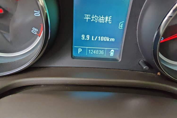 Used Buick Regal 2011 2.4L SIDI Comfort Edition Odometer Close Up