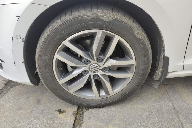 Used Volkswagen Golf 2017 230TSI Automatic Luxury Million-Vehicle Commemorative Edition