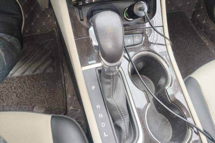 Used Buick Verano 2017 Sedan 15S Automatic Leading Model Gear Lever