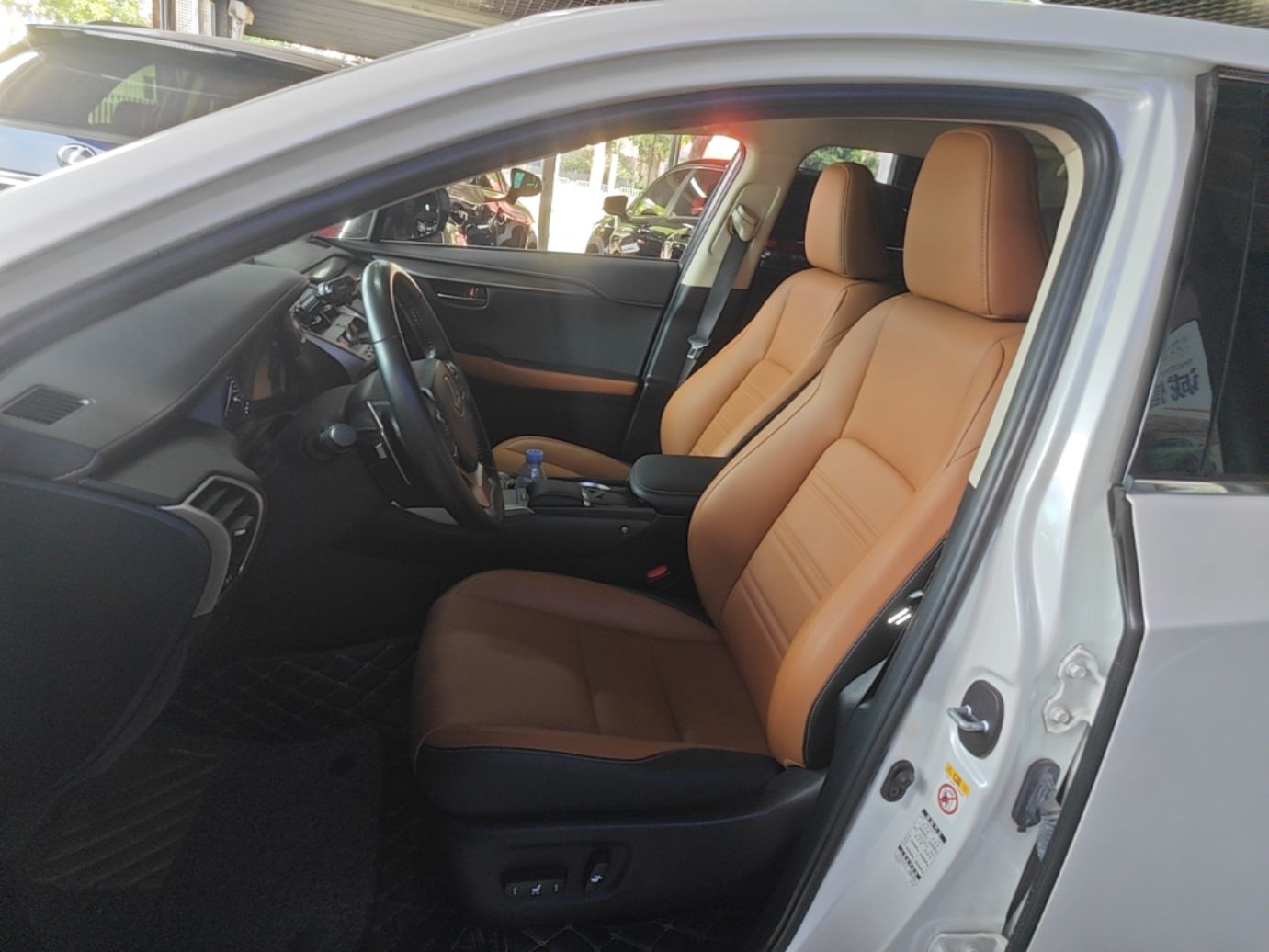 Vordere Reihe im Auto