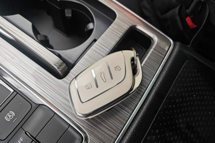 Used Roewe RX5 2023 PLUS 330TGI Automatic Trendsetting Smart Edition