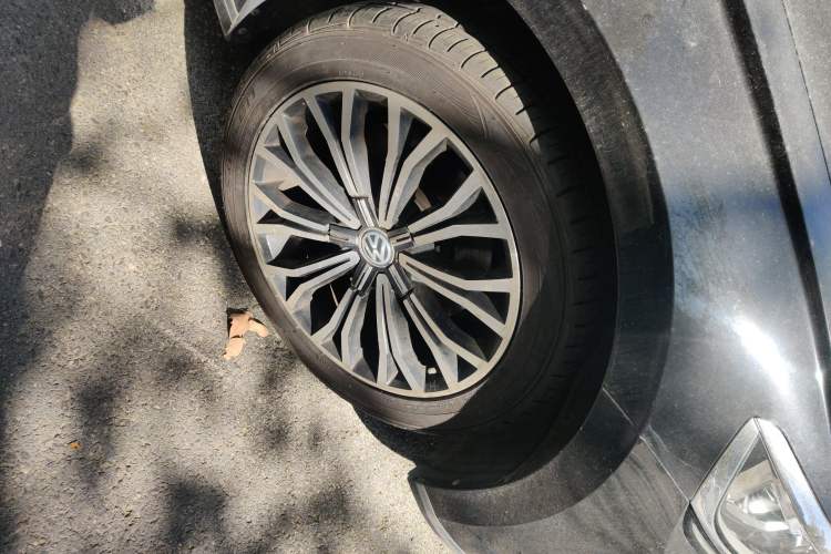 Used Volkswagen Phideon 2018 Revised Version 380TSI Two-Wheel Drive Business Edition
