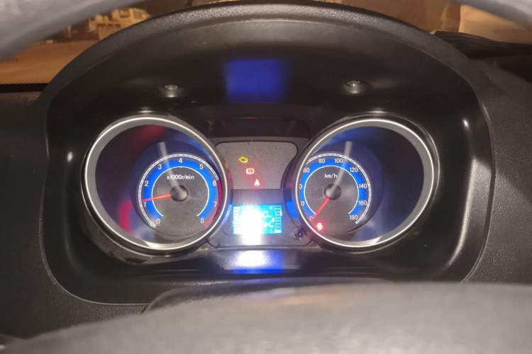 Used CHANGAN KAICHENG Ruixing M60 2019 1.5L Standard Version China VI Emission Standard 5/6 Seats DAM15KR
