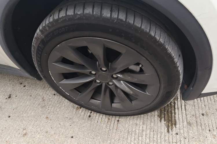 Used Tesla Model X 2019 Long-Range Version Right Front Wheel Hub