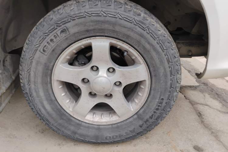 Used JMC Baodian 2018 2.9T New Value-Packed Two-Wheel-Drive Diesel Comfort Version with Standard Cargo Bed – JX4D30B5L
