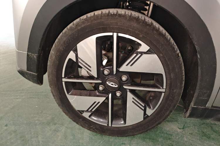 Used Chery New Energy Boundless Pro 2022 301km LingShou Edition Lithium Iron Phosphate Left Front Wheel Hub