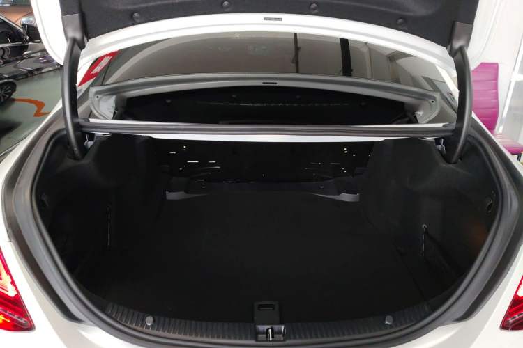 Used Mercedes-Benz C-Class 2020 Restyled C 260 L Sport Edition Trunk