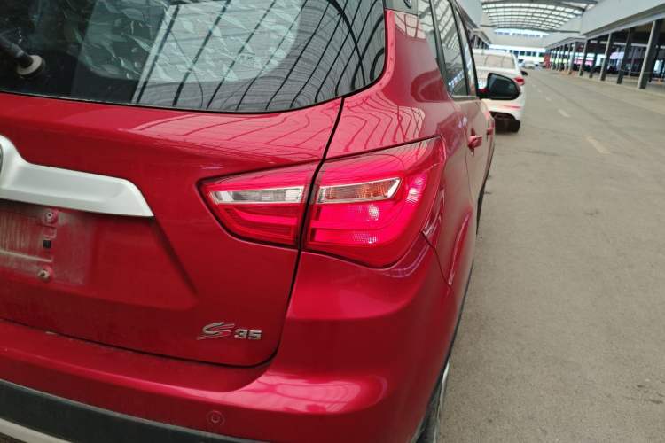 Used CHANGAN CS35 2017 1.6L Manual Luxury Model
