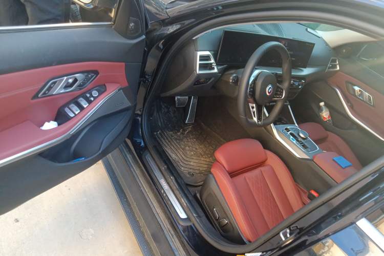 Used BMW i3 2025 eDrive 35 L Driver Seat