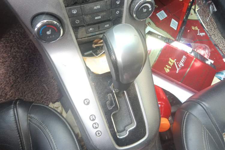 Used Chevrolet Cruze 2013 1.8L SX AT Gear Lever