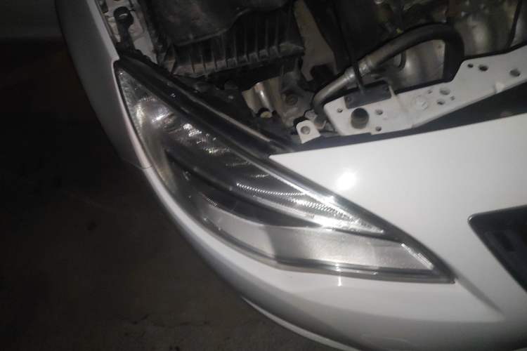 Used Buick GT 2014 XT 1.6L Automatic Fashion Edition Right Front Headlight