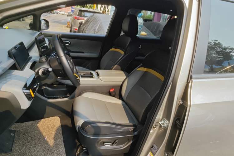 Used AION Y 2022 70 Tech Edition Lithium Iron Phosphate Left Front Seat