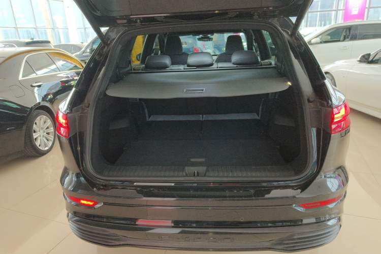 Used Audi Q5 e-tron 2023 40 e-tron Shining Edition Mecha Kit
