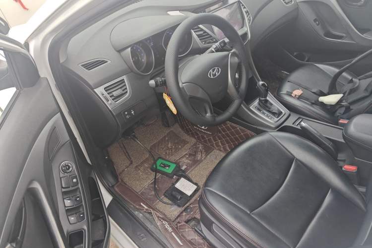 Used Hyundai Elantra (5th Generation / Langdong) 2016 1.6L Automatic Smart Version
