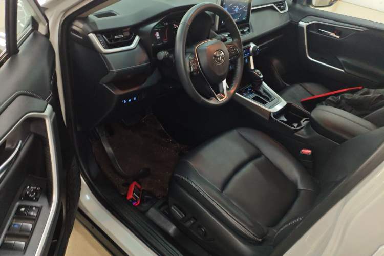 Used Toyota RAV4 2022 2.0L CVT Two-Wheel Drive Prestige Edition
