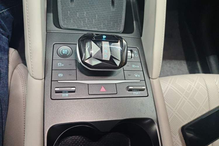 Used BYD Yuan UP 2024 301KM Leading Edition