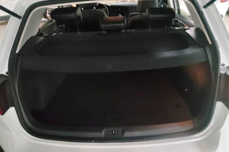 Used Volkswagen Golf 2018 230TSI Automatic Comfort Model
