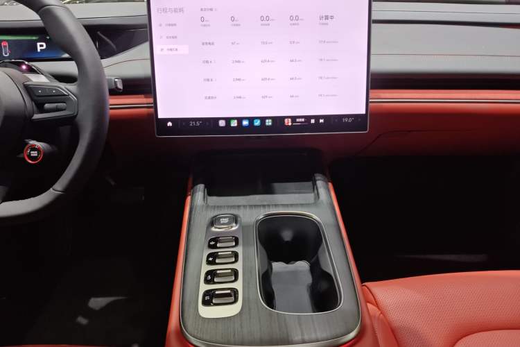 Used Xiaomi Auto SU7 2024 Rear-Drive Ultra-Long Range Advanced Pro-Level Intelligent Driving Version
