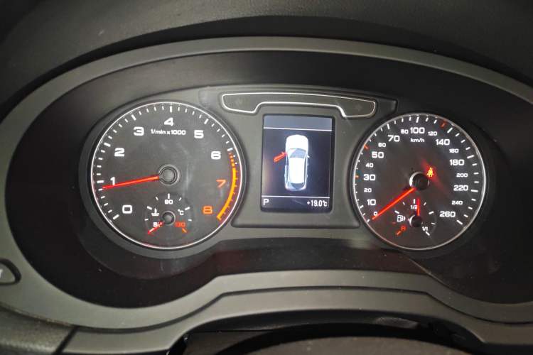 Used Audi Q3 2013 35 TFSI quattro Comfort Model Instrument Cluster