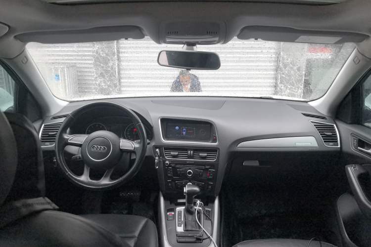 Used Audi Q5 2017 Plus 40 TFSI Ambition Model
