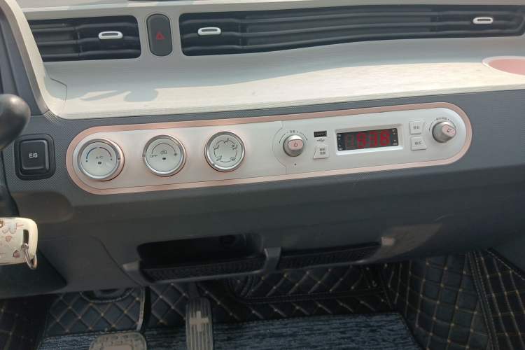 Used Wuling Hongguang MINIEV 2021 Macaron Fashion Edition Lithium-Ion Battery Audio And AC Panel