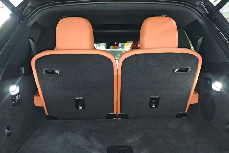 Used Li Auto L8 2025 Max Smart Refresh Edition Trunk