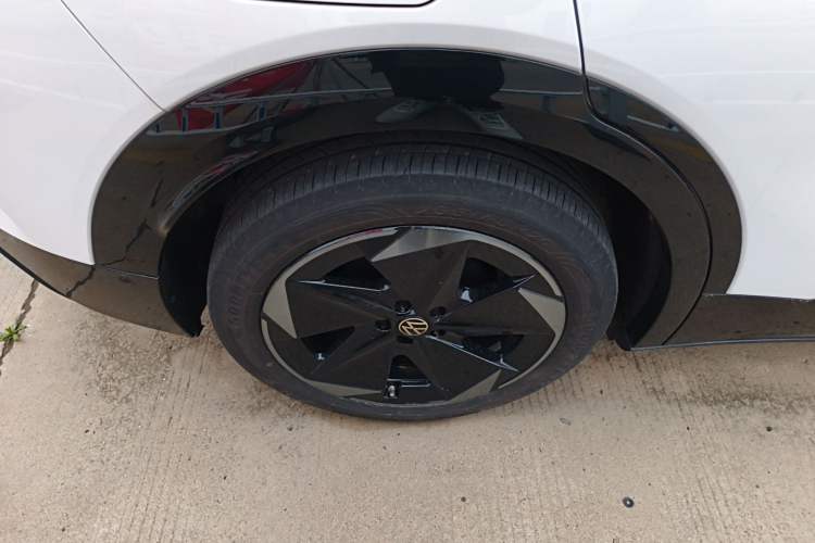 Used Volkswagen ID.UNYX 2024 Revised Pro Long-Range Version Right Rear Wheel Hub