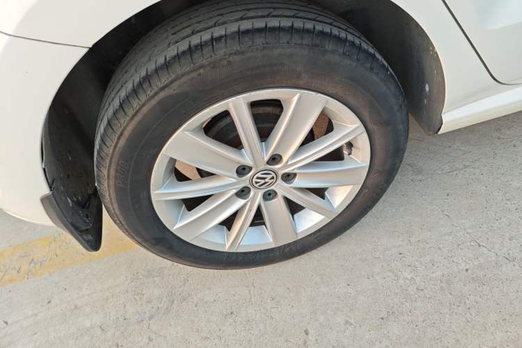 Used Volkswagen Polo 2014 1.4L Manual Comfort Edition Exterior 5