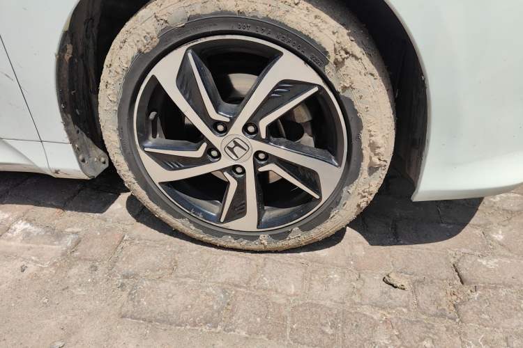 Used Honda Odyssey 2017 2.4L Smart Edition Right Front Wheel Hub