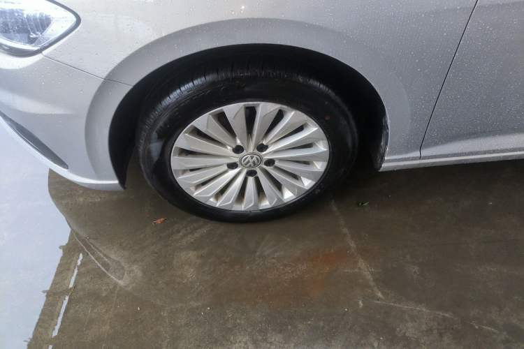 Used Volkswagen Lavida 2019 1.5L Automatic Comfort Edition China VI Standard Exterior 4