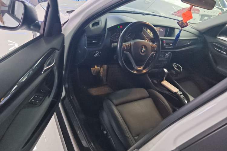 Used BMW X1 2013 sDrive18i Sport Design Package
