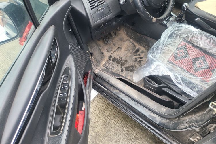 Used Citroen C-Quatre 2013 1.6L Manual Prestige CNG Model Driver Seat