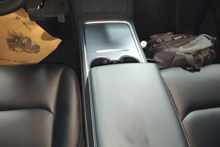 Used Tesla Model Y 2023 Long-Range All-Wheel-Drive Version