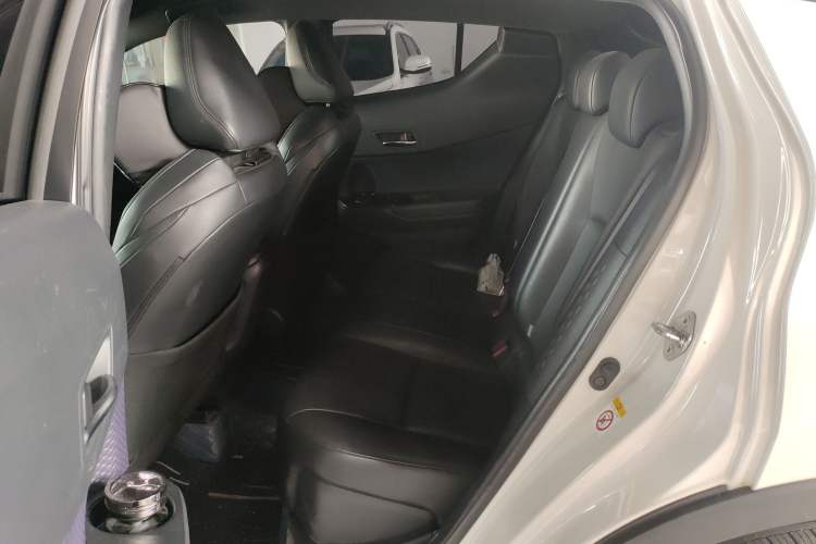 Used Toyota IZOA 2018 2.0L Yichi Edition China V Standard Left Rear Seat