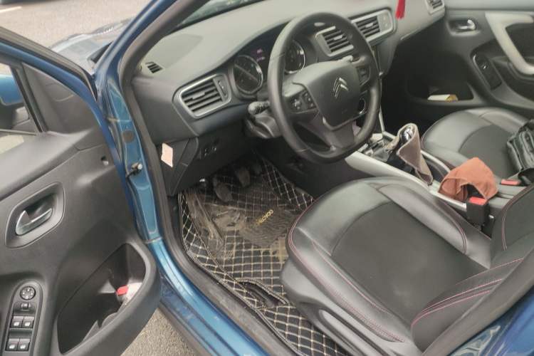 Used Citroen C3-XR 2015 1.6L Manual Fashion Edition Driver Seat