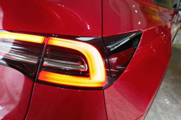 Used Tesla Model Y 2021 Long-Range All-Wheel-Drive Version