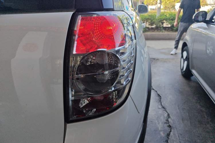 Used Chevrolet Captiva 2014 2.4L Two-Wheel Drive Urban Version 7 Seats
