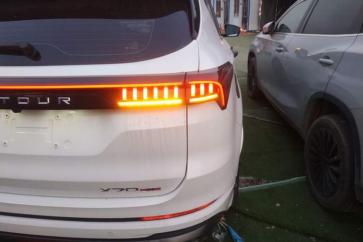 Used JETOUR X70 PLUS 2021 Zhuge 1.6T DCT Kongming 7-Seater