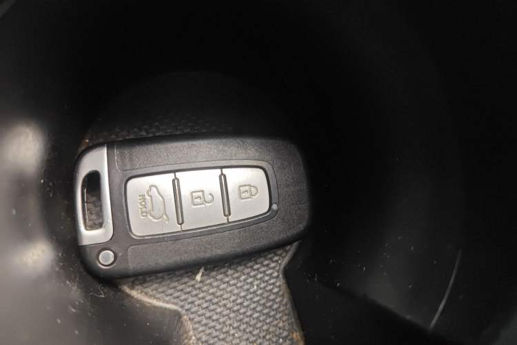 Used Hyundai ix35 2013 2.0L Automatic Two-Wheel Drive Smart GLS China IV Standard
