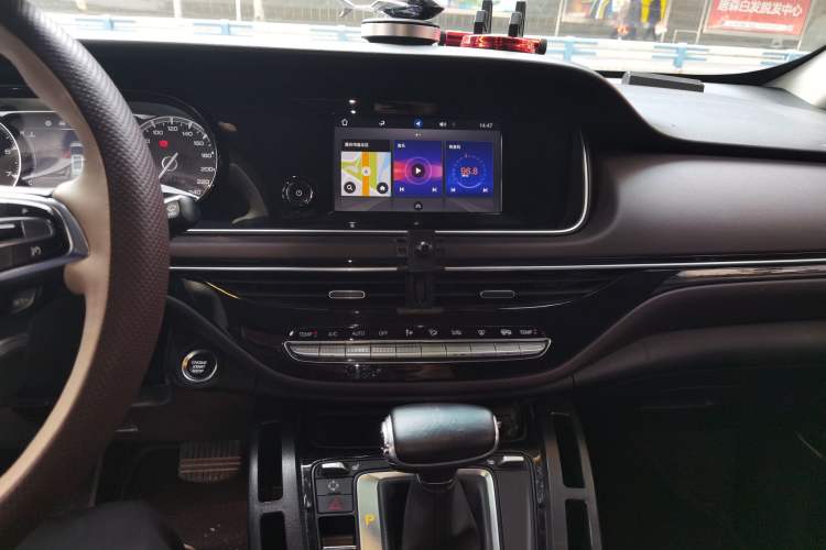 Used GAC Trumpchi M6 2019 270T Automatic Luxury Edition (7-seater) China V Standard Audio And AC Panel