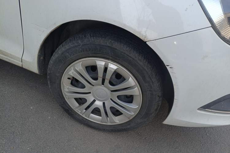 Used Chery Fengyun 2 2016 1.5L Manual Value Edition Right Front Wheel Hub