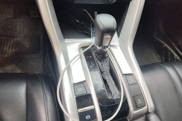 Used Honda Civic 2016 220TURBO CVT Luxury Edition Gear Lever