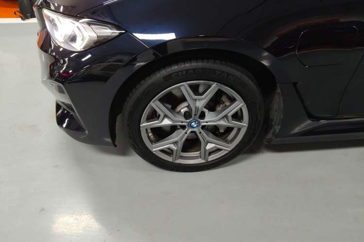 Used BMW i3 2022 eDrive 35 L Left Front Wheel Hub