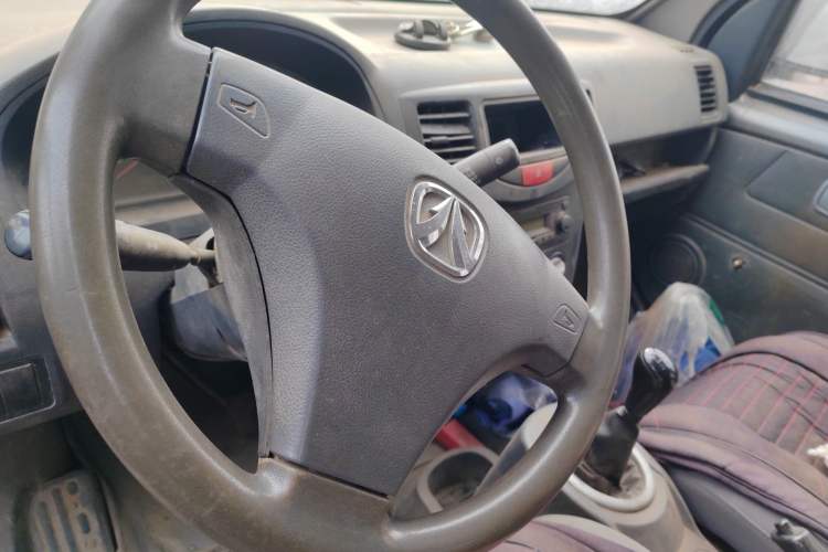 Used BAIC Weiwang 306 2011 1.3L base model 7 seats Audio And AC Panel