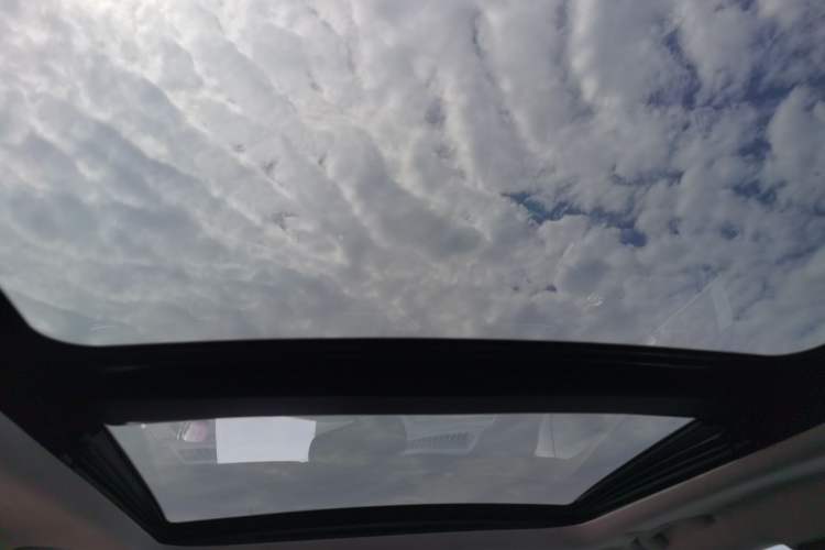 Used Jeep Cherokee 2019 2.0T Two-Wheel Drive Smart Enjoyment Version China V
