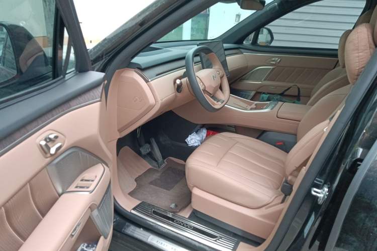 Used ONVO Luxeed L90 2025 Model—Ultra Six-Seater Version Driver Seat