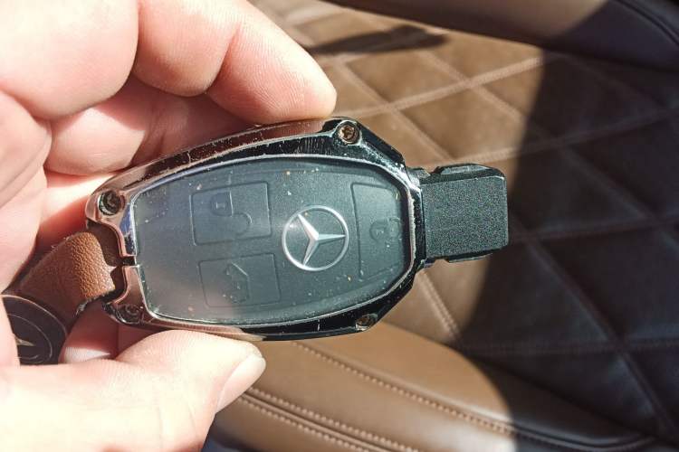 Used Mercedes-Benz Vito 2023 2.0T Business Version 7 Seats Vehicle Key